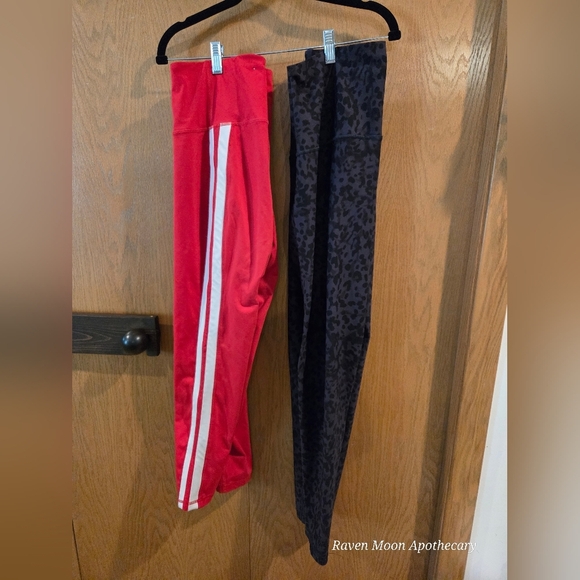 2 pair of Old Navy Red and Black Women's Pants - Picture 1 of 10